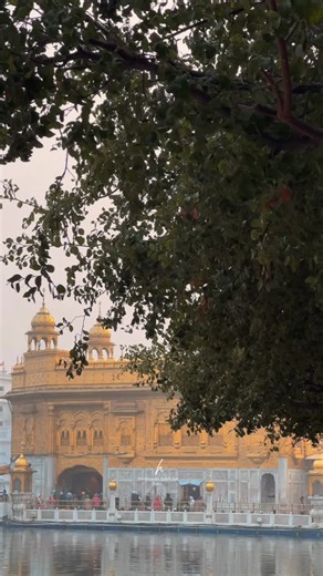 Dhan Dhan Guru Ramdas ji on Instagram: "@harimandir.sahib.asr"