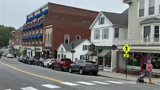 'Tons of people': Camden businesses anticipate record sales this year