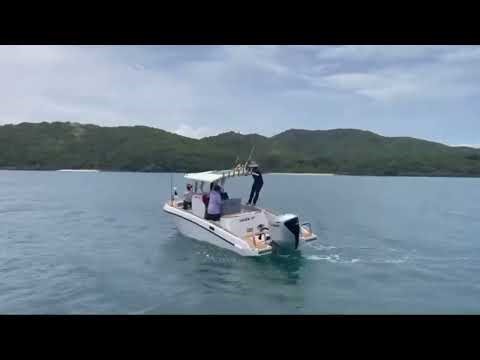 Before & After Z-Gyro: Watch This Boat Stop Rocking Instantly!
