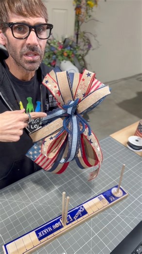 Let’s make this patriotic wreath bow step by step together. Comment bow book for more info! | DecoExchange