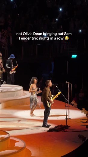 Olivia Dean & Sam Fender 'Reinvent Me' Live at O2 London
