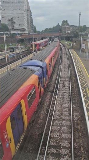 A old british rail class 455 from clapham junction station & into C.J C387 & C350 uk 16thAugust2025