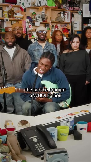 ICONIC. 🙌🙌 @DanielCaesar #danielcaesar #tinydesk #whoknows #acoustic #choir