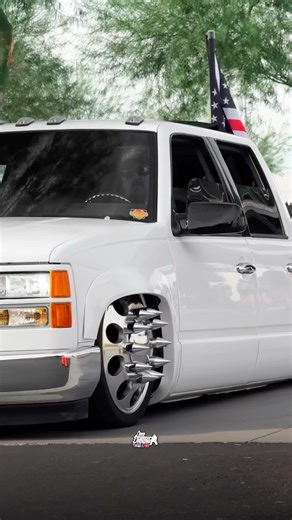 Bagged & Slammed 90s OBS Chevy Silverado Dually #dually #crewcab #silverado #baggedtrucks #chevy