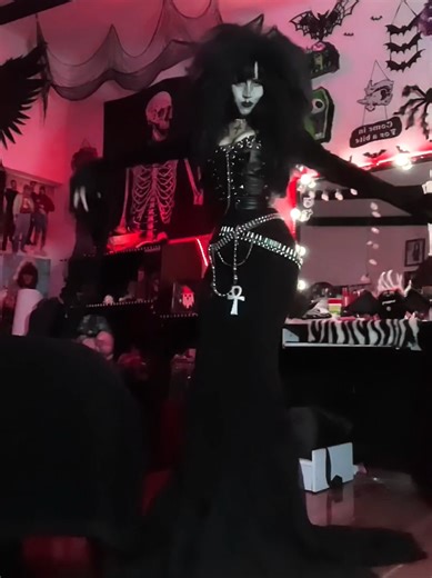 Exploring Trad Goth Makeup Trends