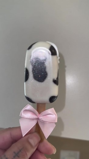 DIY Cow Themed Cake Pops Tutorial