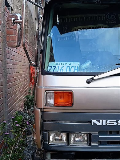 Exploring the Nissan Condor in Cochabamba, Bolivia