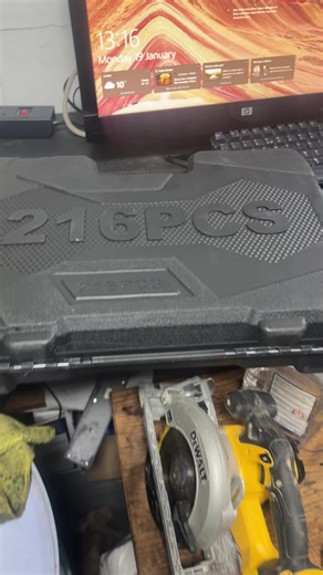 Asian Sofa (@asiansofa)’s videos with original sound - Asian Sofa