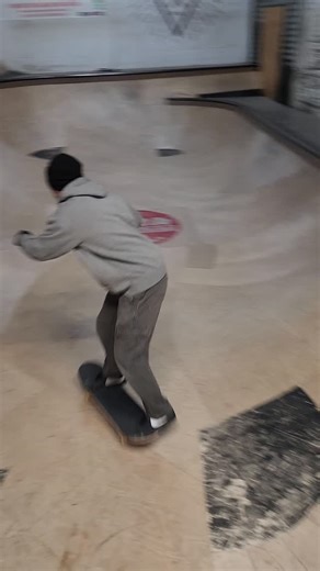 joeftfisherman on Instagram: "carvin hard/bs 50/50 grind/fs 5/0 grind/fs disaster slide/combi-bowl/foundry/fdrr!please follow subscribe thank you!!@@joethomas_skateboarding #fdr #skateboarding #followforfollowback #skatepark"