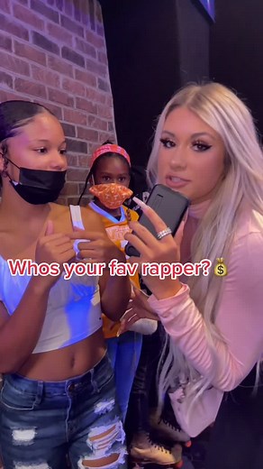 Who’s your fav rapper?💰 #rap #rapper #celeb #celebs #interview #interviews #funny #funnyvideos #comedy #hamiltonskateplace #tennessee #chatt #drake