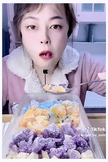 Satisfying Ice Eating ASMR Compilation