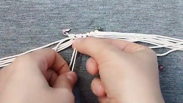 DIY Macrame : How to make a flower basket with a safety pin and a few pieces of thread!!