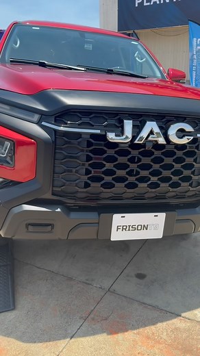 ¡Sé parte del lanzamiento más esperado! 🎉 La Frison T9 llegó para revolucionar el mundo automotriz y nuestros embajadores tienen los detalles exclusivos. Desde su diseño audaz hasta su rendimiento excepcional, @mariana.flandes, @frankymostro, @elagricultor.mx y @padrinotech te muestran lo que hace que esta pick up sea única. ¿Quieres saber más? Visita jac.mx para obtener toda la información. 🚗💨 . . . #FrisonT9 #CargamosLoQueTeApasiona #JACMéxico #JACLovers | JAC México