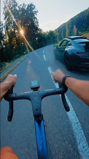 go cycling to be the fastest on the streets ✌🏽😉#matscycle #cycling #zürich #slowcars #schweiz