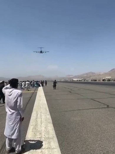 1M views · 8.3K reactions | Video appear to show people falling from a flight taking off at #Kabul Airport, as the residents desperately attempt to leave Afghanistan in wake of Taliban takeover Disclaimer: WION cannot independently verify the authenticity of this video #Afghanistan #kabul #taliban #ghani #kabulairport #AshrafGhani | WION | Facebook