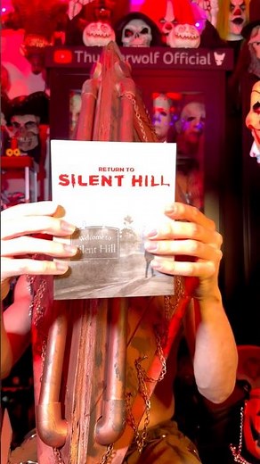 Pyramid Head unboxing the Return To Silent Hill (2026) 4K & Blu-ray Collector’s Edition 🔥📐📦