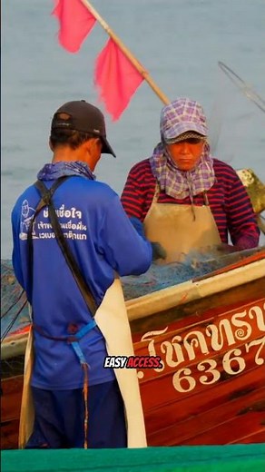 Be organized and ready! 🧰 Learn how to build your own tackle box with essential gear and tips for e