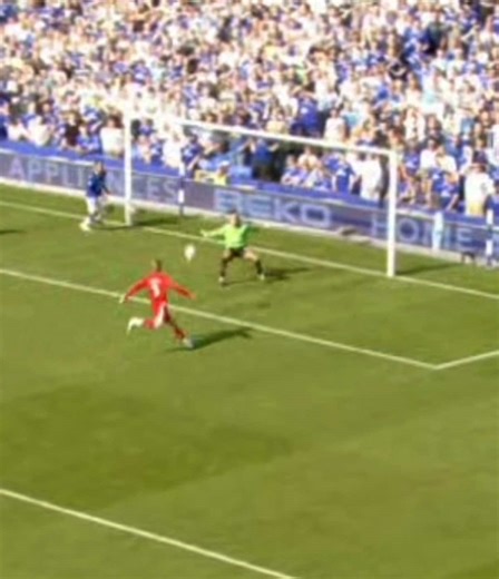 Memorable Matches | Everton 0–2 Liverpool (Premier League, 27/09/08) A dominant day at Goodison as The Reds laid down an early marker in the title race. Torres was electric, firing home a clinical brace to silence the home crowd and secure all three points in a fiery Merseyside derby. He thought he had his hat-trick too, only for a third goal to be ruled out for a painfully soft foul by Dirk Kuyt. Tim Cahill’s red card summed up Everton’s afternoon as tempers flared and Liverpool controlled the 