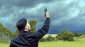 2 little-known reasons you're phone signal is patchy & how you can get full bars