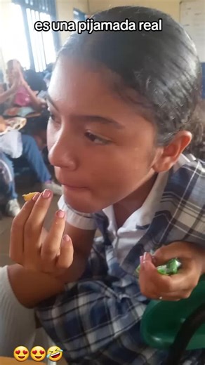 Videos de grado_9÷c (@octavos_9c) con “Sígueme en ig como kann_trech - anji ♡”