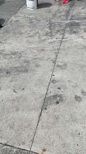 Never a dull moment up in The Bronx!! #Legends #Nyc #nyclife #graffiti #graff #nycgraff #bboy #southbronx #bizerbang #bizernyc #bizerav #whereyoufrom #fashion #nyctok #grafftok