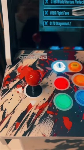 𝐑𝐞𝐭𝐨𝐮𝐫 𝐯𝐞𝐫𝐬 𝐥𝐞 𝐅𝐮𝐭𝐮𝐫 𝐝𝐮 𝐅𝐮𝐧 ! 🚀 𝐋'𝐀𝐫𝐜𝐚𝐝𝐞 𝐧'𝐚 𝐣𝐚𝐦𝐚𝐢𝐬 𝐞́𝐭𝐞́ 𝐚𝐮𝐬𝐬𝐢 𝐦𝐚𝐠𝐢𝐪𝐮𝐞. Qui n'a jamais rêvé d'avoir sa propre borne d'arcade à la maison ? Chez E.Leclerc La Seyne-sur-Mer/ La Ciotat, on vous offre ce rêve avec la Borne d'Arcade Amstrad Pandora Saga CX ! Préparez-vous à revivre les sensations uniques des salles de jeux, mais avec tout le confort et la modernité d’aujourd’hui. Des milliers de jeux cultes (comme ceux que vous voyez dans cette vi