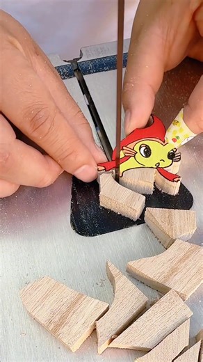 11K views · 23 reactions | Turning scrap wood into art 蝹 First sketch it out, then bring it to life with a saw. Every cut tells a story of creativity! #WoodArt #DIYWoodProjects #Woodworking #ScrapWoodIdeas #CreativeMind #Craftsmanship #WoodDesign #HandmadeArt #ForYou #TrendingNow #fblifestyle #holidaydecor | WoodArt | Facebook