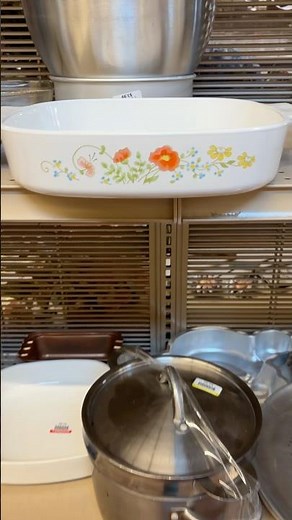Vintage Corning Ware casserole dish in the Wildflower pattern. #vintage #corningware #1970s