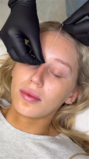 Struggling to get perfectly symmetrical brows every time? 😫 You’re not alone — mapping can make or break your final result! In this reel, I’m showing you a snippet of my signature brow mapping technique — the same method I use (and teach) to create balanced, custom shapes for every face ✨ Want to master this step-by-step? 📘 My Brow Mapping Ebook breaks it all down — from understanding face structure to creating clean, consistent maps that make your work stand out Perfect brows start with the p