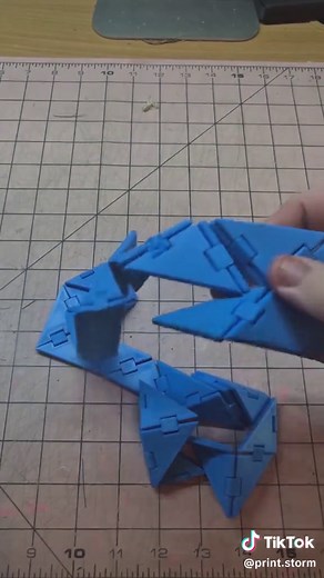 Triangle Snake Fidget Toy: A 3D Printing Adventure