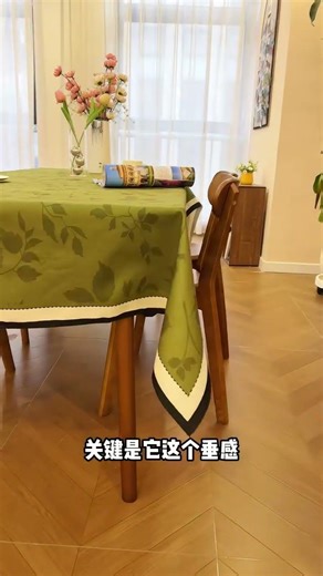 No worries even with a mischievous kid at home! This table mat is scratch-resistant and durable.