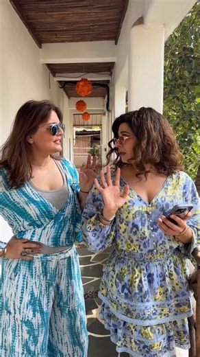 Tannaz Irani on Instagram: "Gyaani Girls Ka pravachan Series Follow us for more such Precious Information Would you like more such clever Gyaan? #tannazirani #life #crazy #bff"