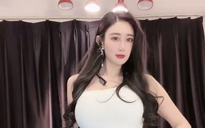 妮萨-直播切片-2023年2月5日23点27分 第九分钟开始走秀