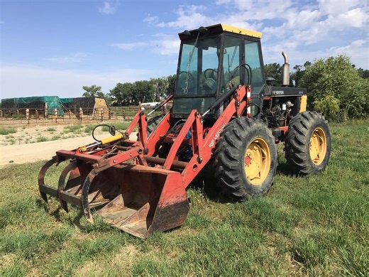 Versatile 256 Bi-Directional 4WD Tractor | Agriculture