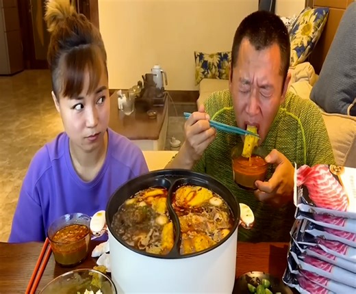 42K views · 594 reactions | Extremely Popular Couple Tricking Each Other With Food in a Funny Way | Couple Eating | Facebook