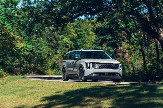 2026 Kia Carnival Hybrid Review, Pricing, and Specs