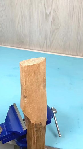 17K views · 79 reactions | A unique way to install the axe handle in such a way that it never falls out. | Bricolage Facile | Facebook