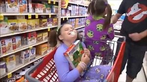 Bad Baby Real Food Fight Victoria Vs. Annabelle & Freak Daddy Toy Freaks