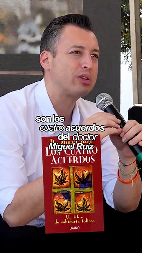 Los Cuatro Acuerdos: Libro Mexicano Transformador