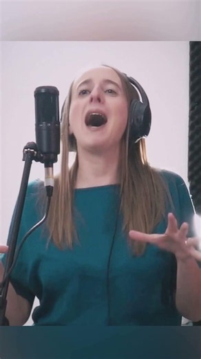 Happy - Pharrell Williams | Slap Bass & Live Choir 🔥