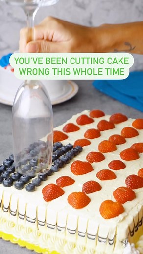 You’ve been cutting cake wrong this whole time!🍰 Try this easy, knife-free hack🎂 #cake #hack #howto #lifehacks #diy | wikiHow