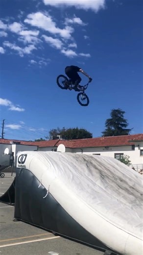 Lessons in balance, bravery, and BMX! #schoolassemblybmxshow #schoolassemblybmxshow #bmxassembly #bmxschoolassembly #schoolassembly | GoGreen BMX Show