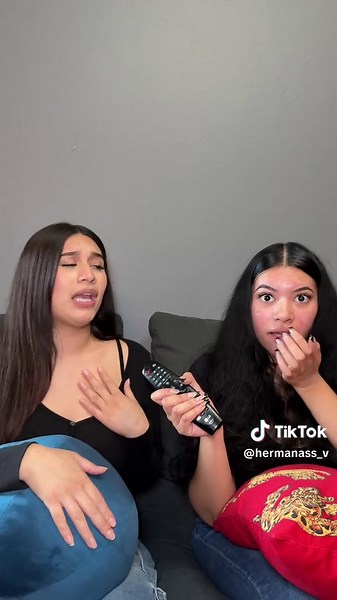 It’s all comedy don’t get mad guys 😂 #fyp #comedia #hispanictiktok #hermanasv
