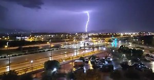 La DANA deja una potente tormenta eléctrica en Málaga con miles de rayos, fuertes precipitaciones y granizadas