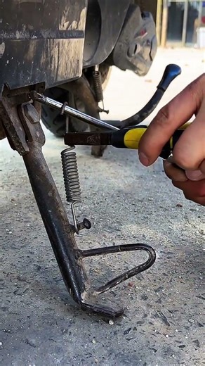 Installing a Side Stand Spring Just Got WAY Easier #automotive #automobile #auto #mechanic #repair