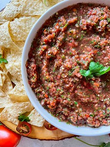 5- Minute Homemade Salsa Recipe - Good Food Baddie