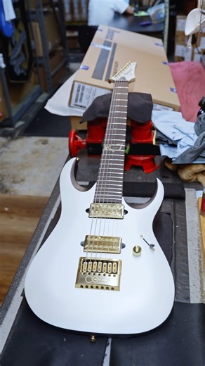 The perfect 7-string for Nu Metal 🤘 #ibanez K7YANG #guitar #7string #korn