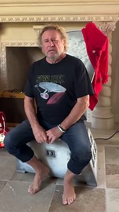 Have you heard? Aliens are among us. 👽 ...and they inspired this iconic Van Halen track! Sammy dishes the on the details behind "Love Walks In" in this week's story time. Ready to hear more? This is just part ONE of three. #RuthMontgomery #AliensAmongUs #AutomaticWriting | Sammy Hagar (The Red Rocker)