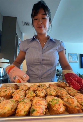 🍤✨ Shrimp Toasts by @Sarah — crispy, golden, and packed with flavor! This delicious appetizer is about to become your new favorite. 🤤 Full recipe at the link in bio!