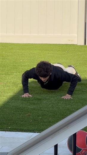 Gianluca Trazzera: Off-Ice Training with Push Ups - Long Island Gulls 15U AAA